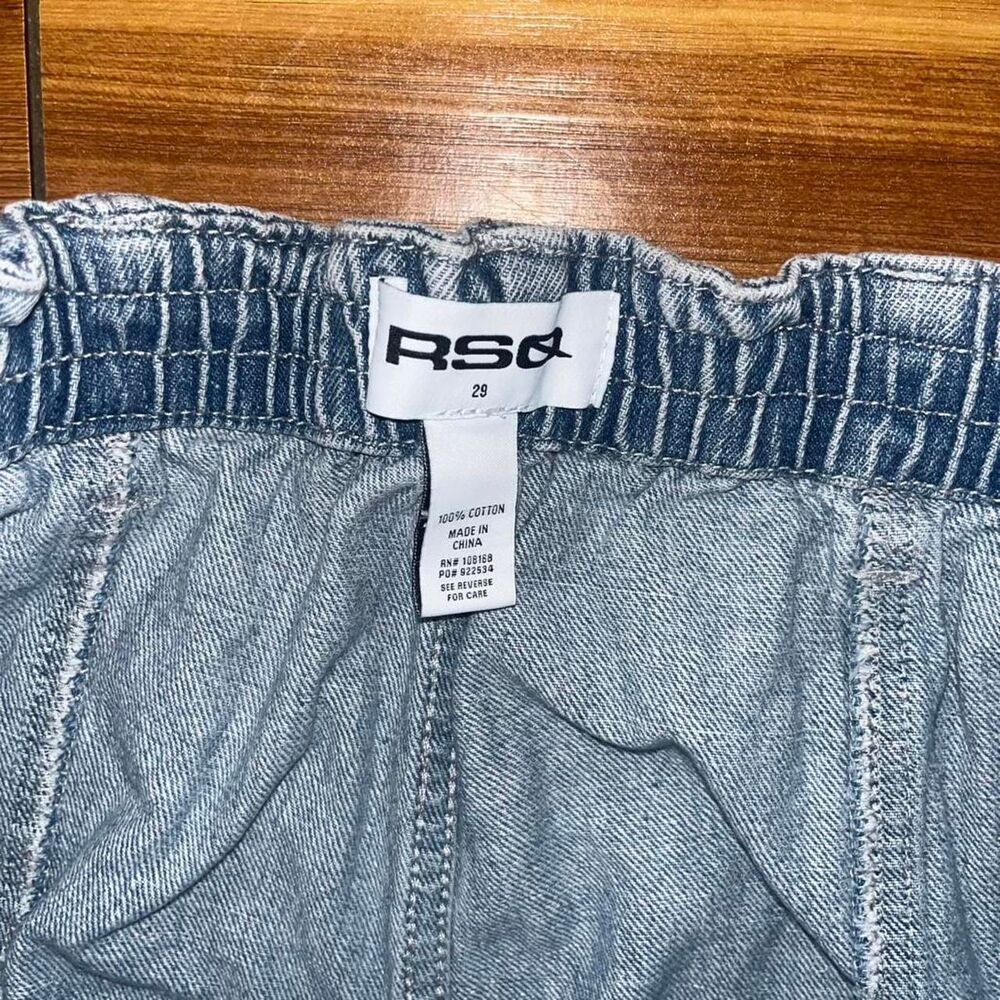 RSQ Women's Light Blue Denim Cargo Straight Leg Jeans Elastic Waist SZ 29 - Picture 3 of 4
